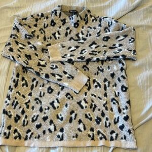 Tribal Women’s pullover sweater leopard print sweater size 1X tan, black/white